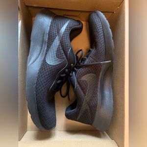 Nike Tanjun shoes